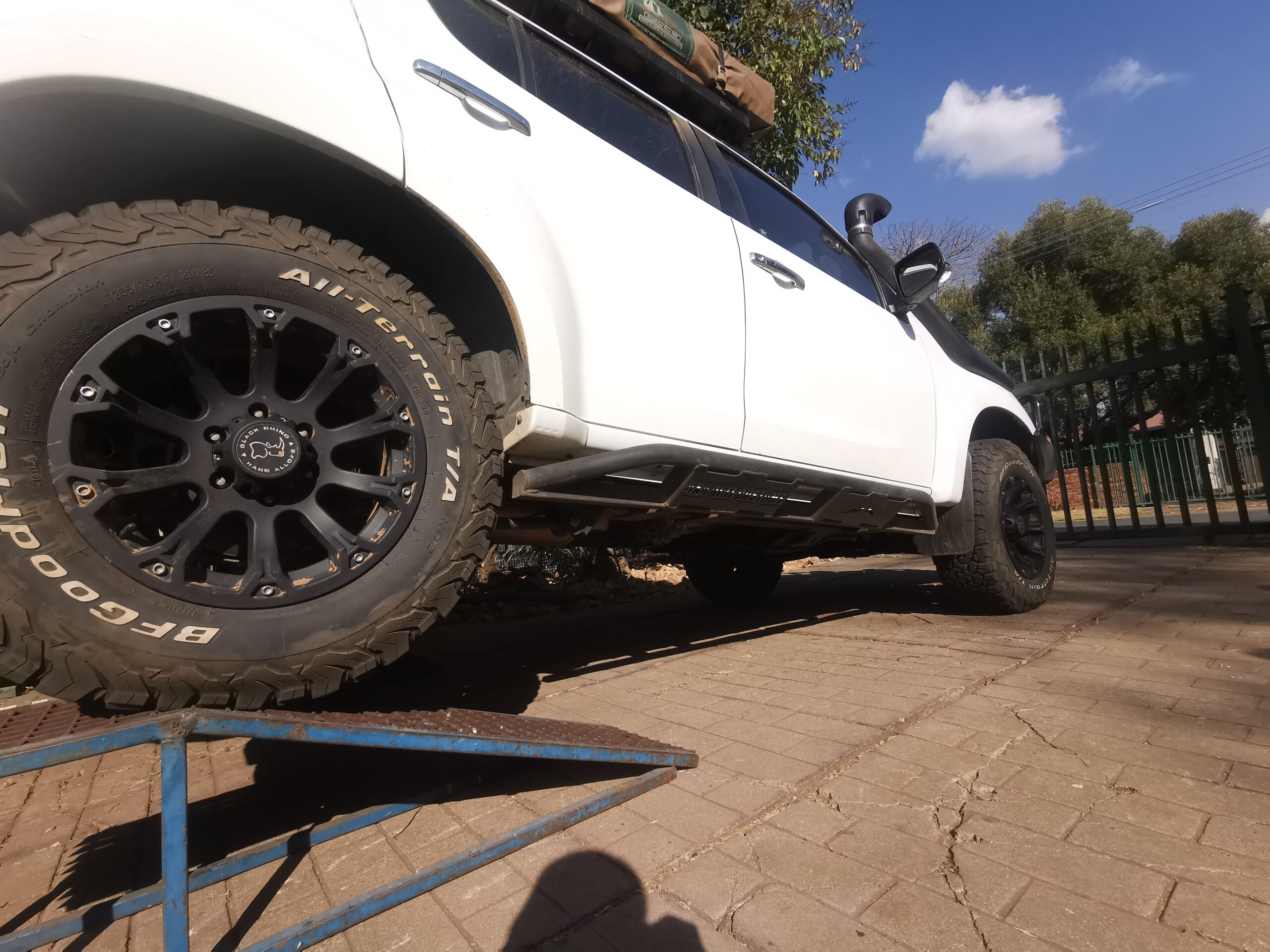 Isuzu M-UX 2017-2020 Rock Slider (set)