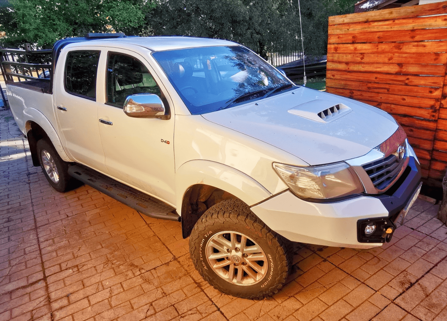 Toyota Hilux GD6 2016-2020 Rock Sliders with Sidestep (set)