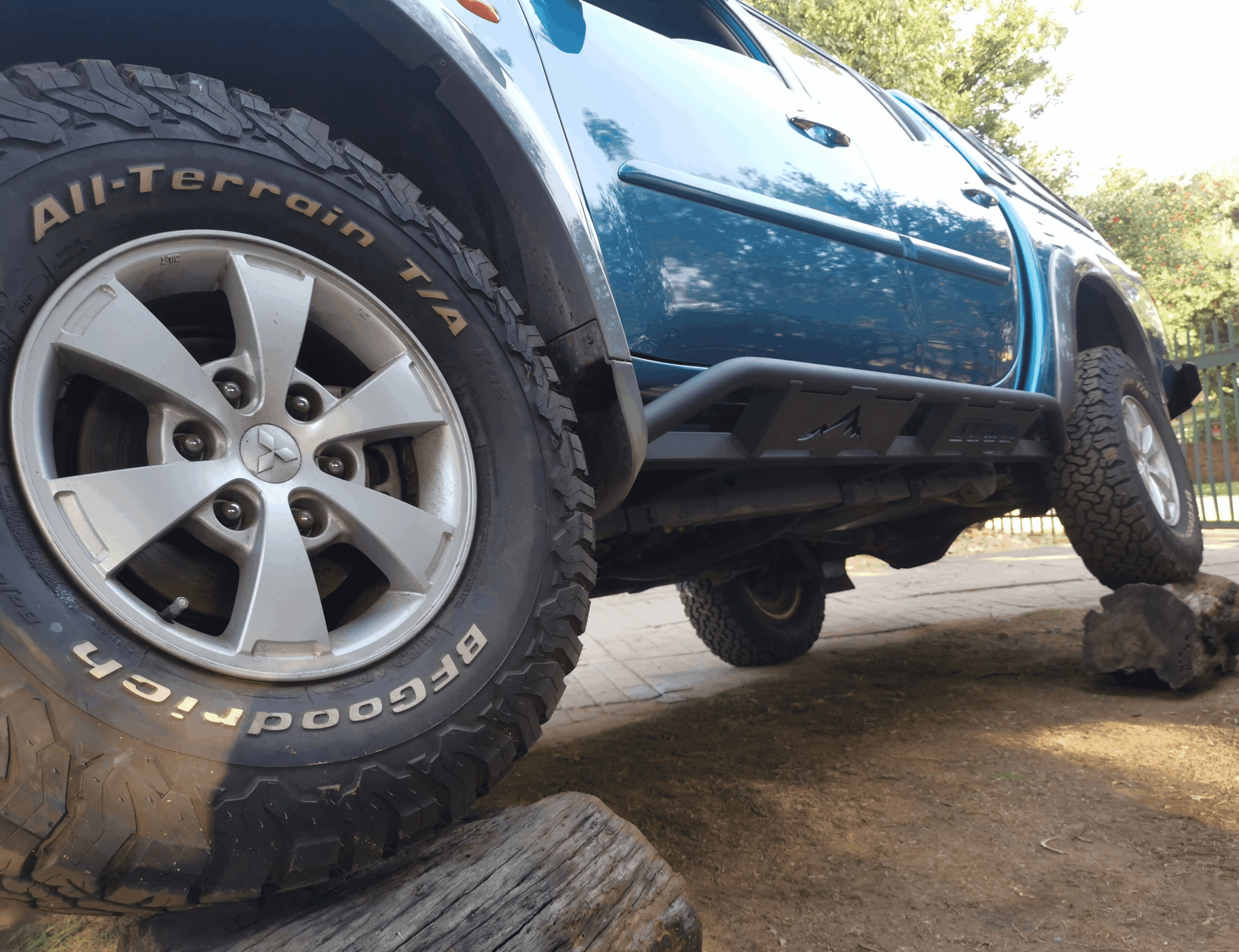 Triton MN 2007-2015 Rock Slider Side Step (set) (Black)